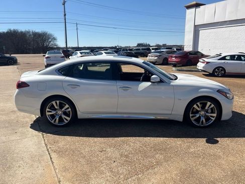 Used 2019 INFINITI Q70 L 5.6 w/ Sensory Package image 4