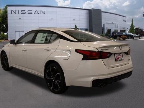 New 2026 Nissan Altima 2.5 SR w/ SR Premium Package AWD/4WD image 5