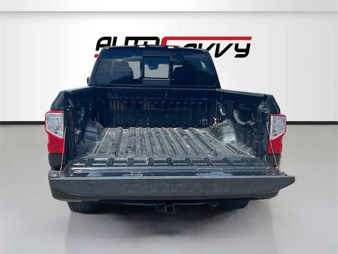 Used 2022 Nissan Titan SV w/ SV Convenience Package image 26