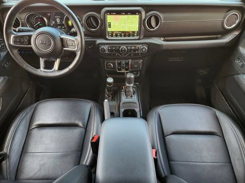Used 2022 Jeep Wrangler Unlimited Sahara w/ Cold Weather Group AWD/4WD image 25