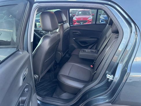 Used 2021 Chevrolet Trax LT image 17