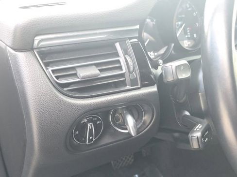 Used 2022 Porsche Macan image 12