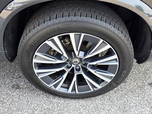 Used 2022 Volvo XC90 T5 Momentum w/ Advanced Package AWD/4WD image 41