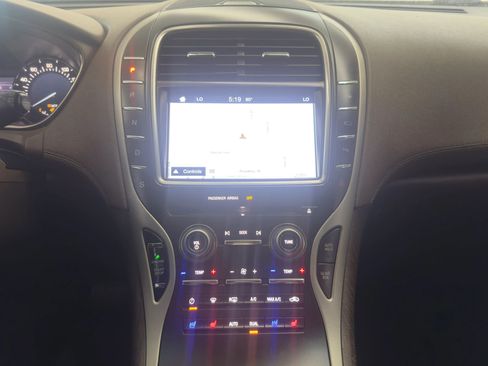 Used 2016 Lincoln MKX Reserve w/ Technology Package image 11