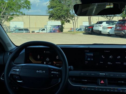 Used 2025 Kia K4 FWD image 36