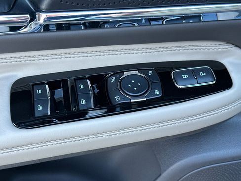 Used 2024 Lincoln Corsair Grand Touring w/ Equipment Group 301A image 12