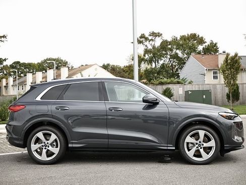 New 2025 Audi Q5 Prestige image 3