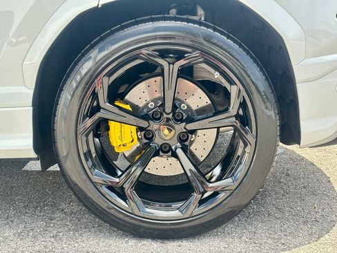 Used 2020 Lamborghini Urus AWD/4WD image 16