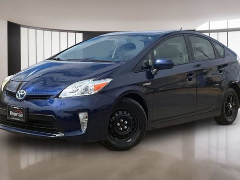 Used 2013 Toyota Prius Two FWD image 2