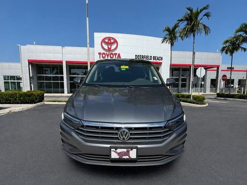 Used 2019 Volkswagen Jetta SEL FWD image 2