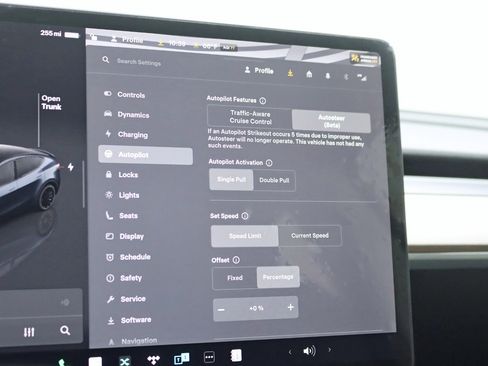 Used 2025 Tesla Model Y Performance image 24