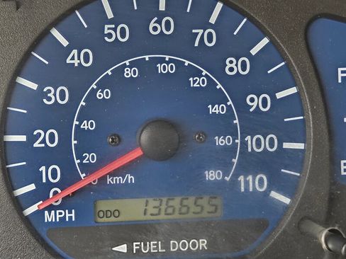 Used 2002 Toyota Sienna LE FWD image 24