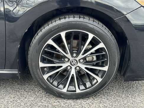 Used 2018 Toyota Camry SE image 9
