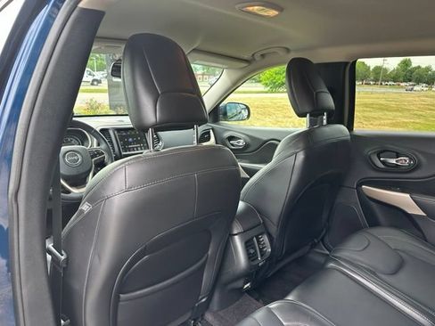 Used 2018 Jeep Cherokee Limited AWD/4WD image 18