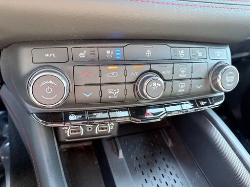 Used 2025 Dodge Durango GT AWD/4WD image 20