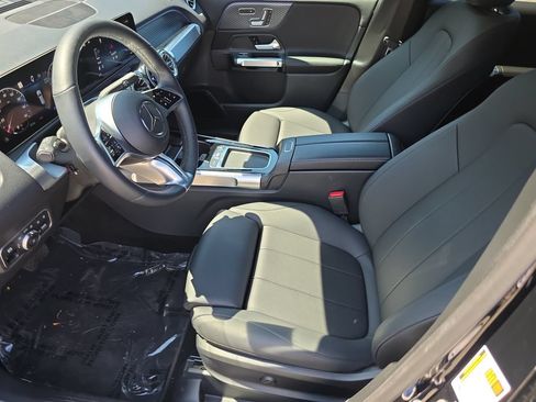 Certified 2025 Mercedes-Benz GLB 250 4MATIC image 8