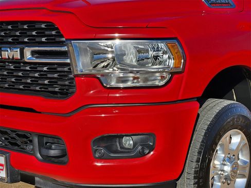 Used 2024 RAM 2500 Big Horn w/ Sport Appearance Package image 9
