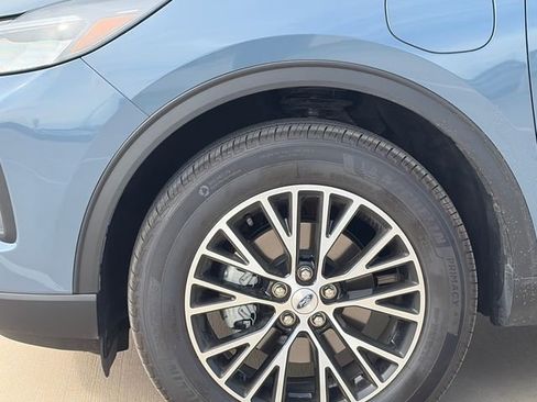 Used 2025 Ford Escape Base image 5