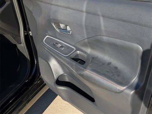 Used 2020 Nissan Versa SR w/ Convenience Package image 31