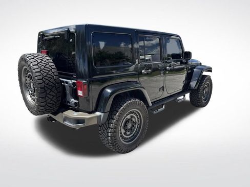 Used 2017 Jeep Wrangler Unlimited Sahara AWD/4WD image 5
