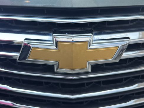 Used 2023 Chevrolet Traverse LT AWD/4WD image 46