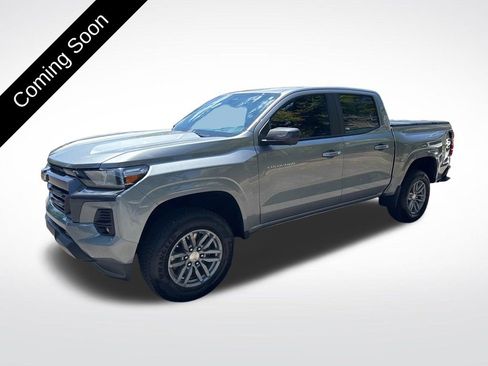 Used 2024 Chevrolet Colorado LT w/ LT Convenience Package II AWD/4WD image 3