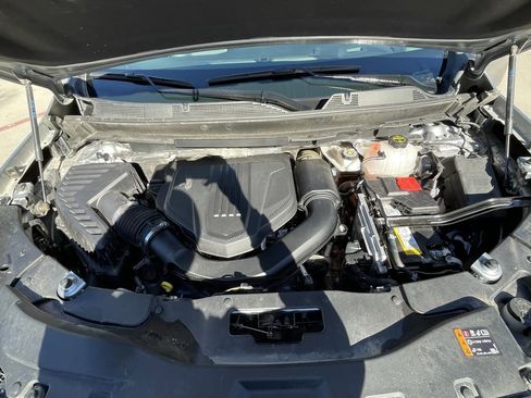 Used 2025 Chevrolet Traverse LT image 25