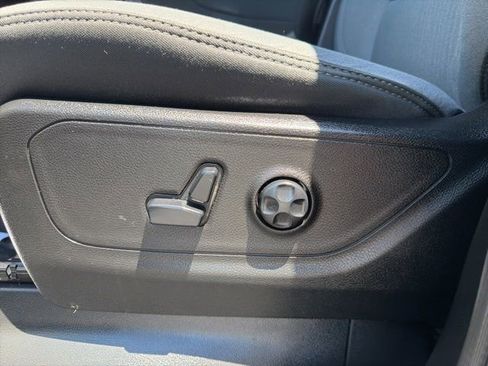Used 2020 RAM 1500 Big Horn AWD/4WD image 18