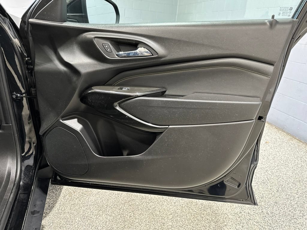Certified 2024 Chevrolet Trax ACTIV FWD image 17