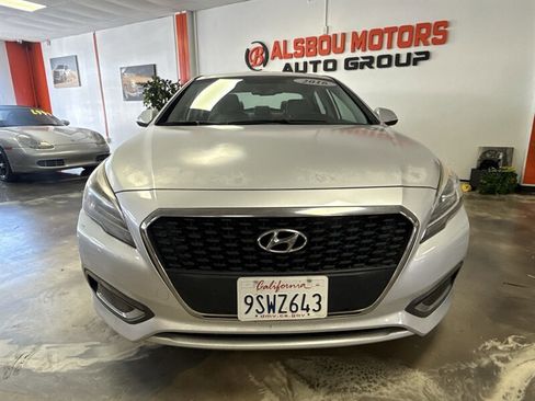 Used 2016 Hyundai Sonata SE FWD image 2