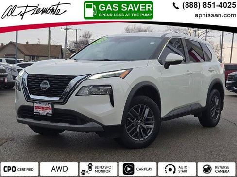 Certified 2022 Nissan Rogue SV image 1