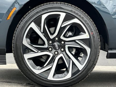 New 2026 Lincoln Navigator Reserve AWD/4WD image 26