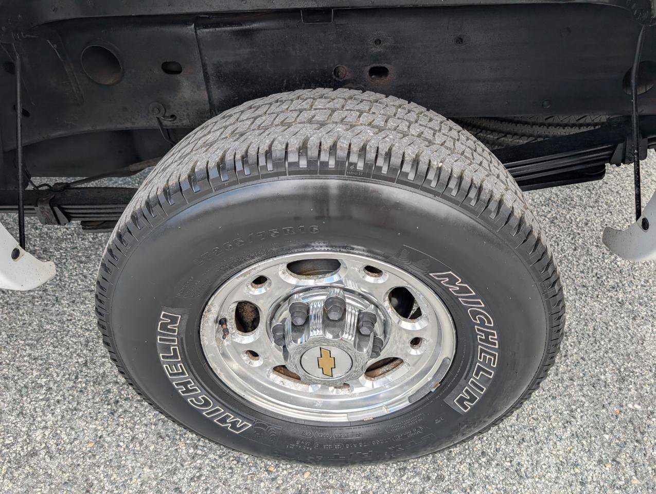 Used 2004 Chevrolet Silverado 2500 LS w/ Skid Plate Package AWD/4WD image 10