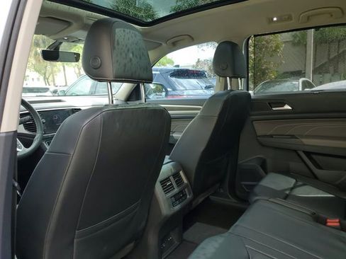 Used 2022 Volkswagen Atlas SE w/ Panoramic Sunroof Package image 10
