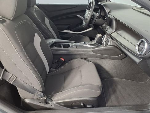 Used 2020 Chevrolet Camaro LT image 16