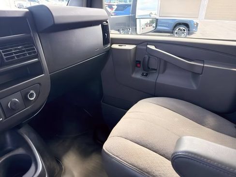 Used 2021 Chevrolet Express 4500 w/ Power Convenience Package RWD image 20