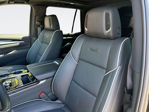 Certified 2026 Cadillac Escalade Luxury RWD image 25