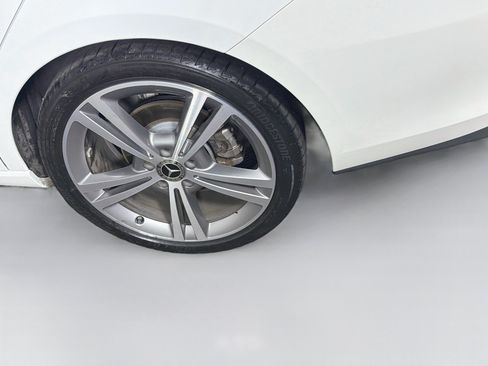 Used 2022 Mercedes-Benz CLA 250 image 11