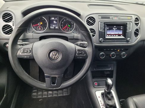 Used 2016 Volkswagen Tiguan S image 22