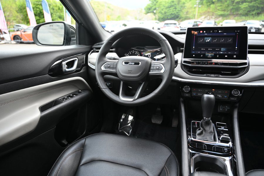 Used 2024 Jeep Compass Limited AWD/4WD image 11