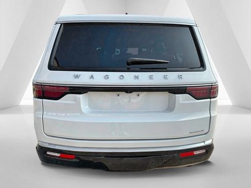 Used 2024 Jeep Wagoneer Series II w/ Flexible Seating Group AWD/4WD image 6