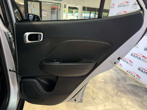 Used 2021 Hyundai Venue SE FWD image 42