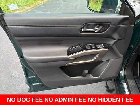 Used 2023 Nissan Pathfinder Platinum AWD/4WD image 13
