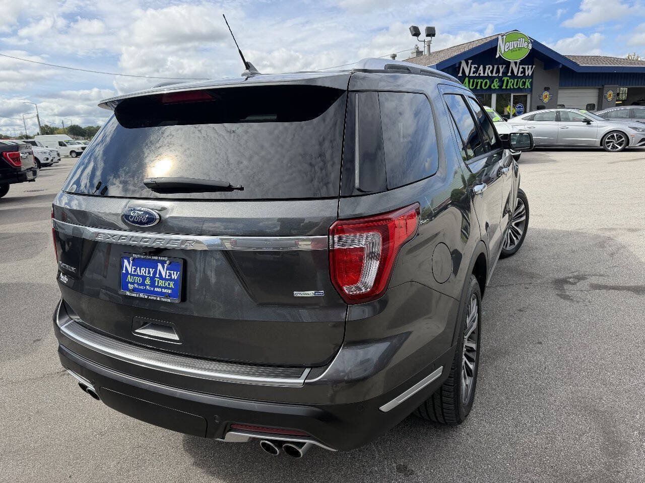 Used 2018 Ford Explorer Platinum AWD/4WD image 7