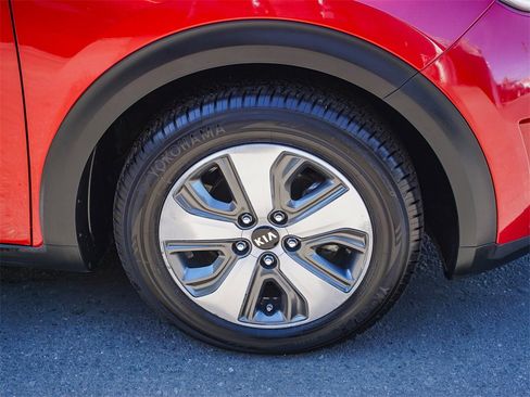 Used 2019 Kia Niro LX image 9