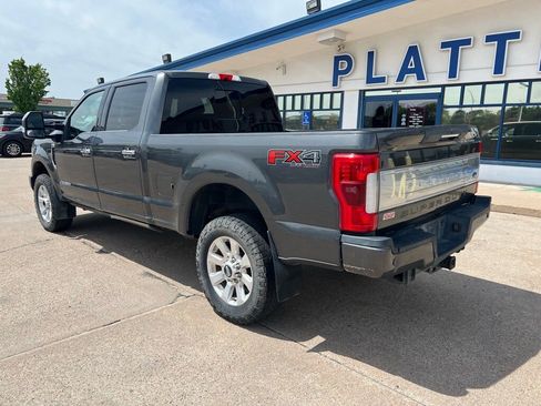 Used 2018 Ford F250 Platinum w/ Platinum Ultimate Package image 4