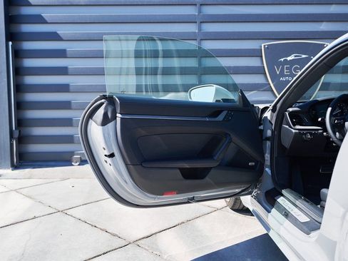 Used 2024 Porsche 911 Carrera 4S w/ Premium Package image 23