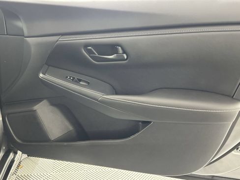 Used 2025 Nissan Sentra S FWD image 31
