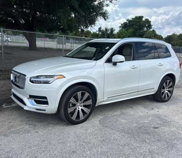 Used 2024 Volvo XC90 B5 Plus w/ Protection Package Premier AWD/4WD image 1