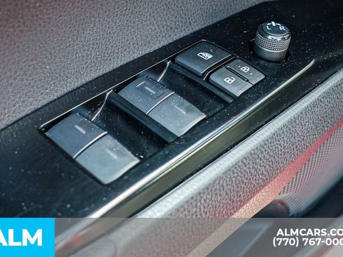 Used 2025 Toyota Camry SE image 49